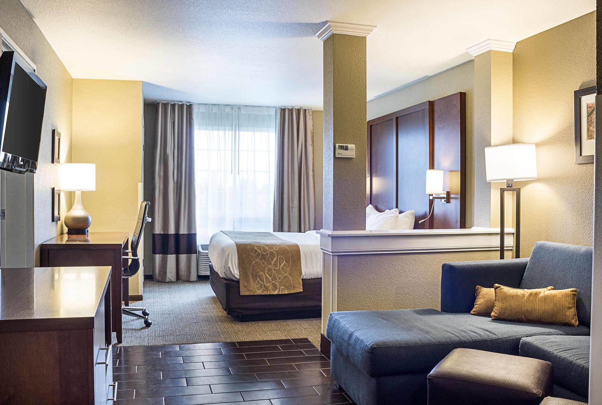 Comfort Suites Minot Εξωτερικό φωτογραφία